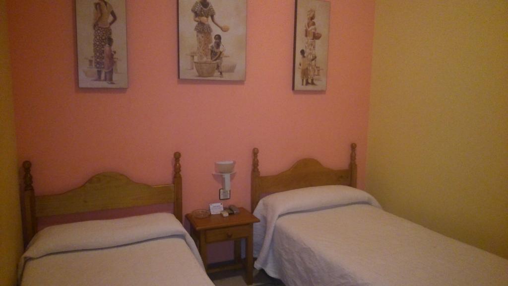 Hostal El Camionero Burguillos Del Cerro 객실 사진